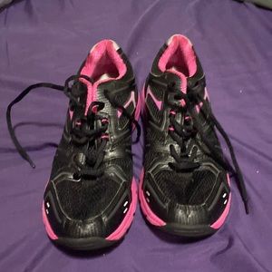 Abel 10 pink black shoes used